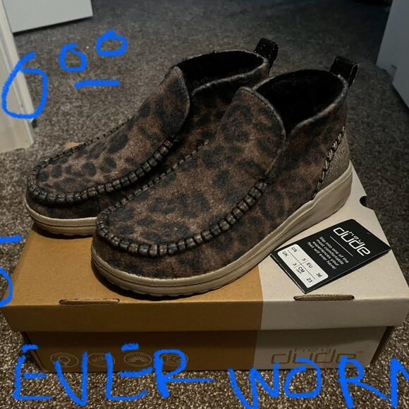 Hey Dude Booties Size 5 - Picture 3 of 5